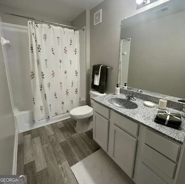 Building Photo - 91 Somerset Club Dr SE