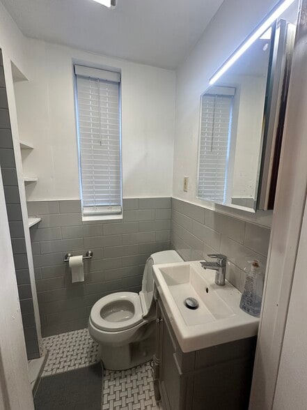 Building Photo - 20 Hanover Ave