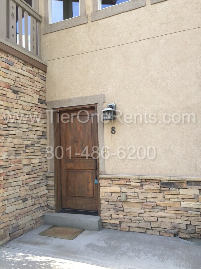 Building Photo - NO DEPOSIT Option Available for This Prope...