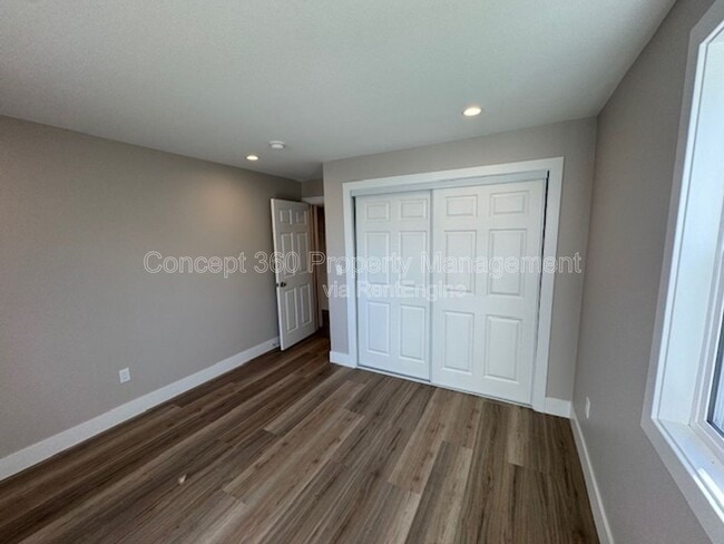 Building Photo - 1421 Obispo Ave