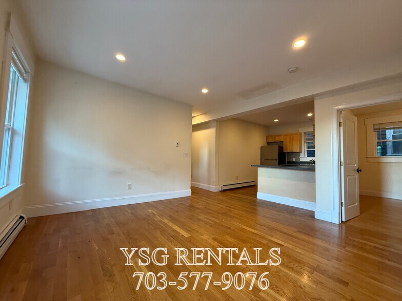 Building Photo - 34 Calumet St