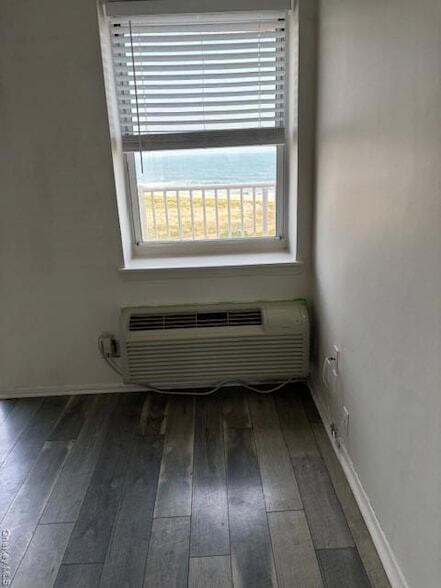 Building Photo - 2 Richmond Rd