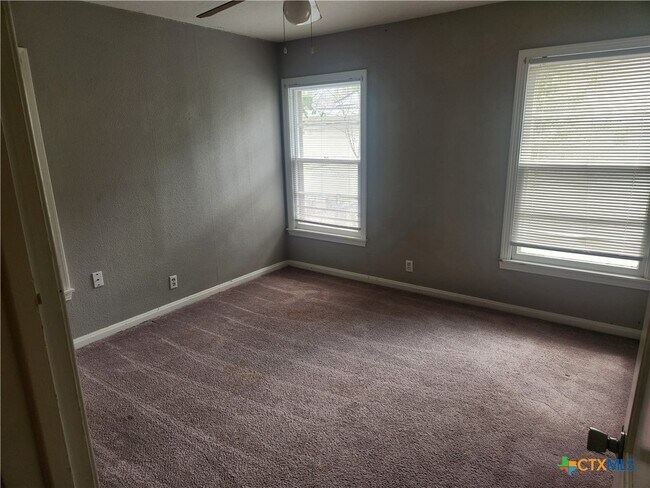 Building Photo - 1615 S 15th St