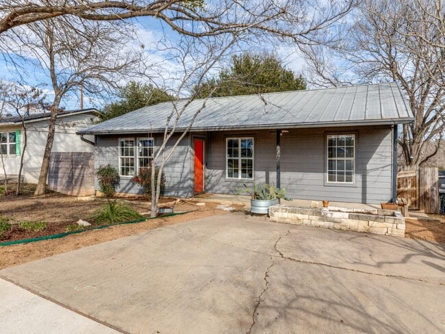 Building Photo - 1705 Adriane Dr