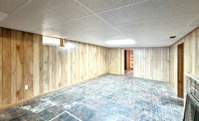 Building Photo - 715 Joyful St
