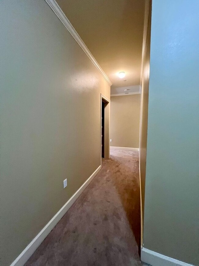 Building Photo - Spacious 2 Bedroom Condo in Fairhaven!