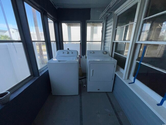 Building Photo - 203 56th Ave N