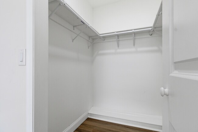 Building Photo - 4420 W Carmen St