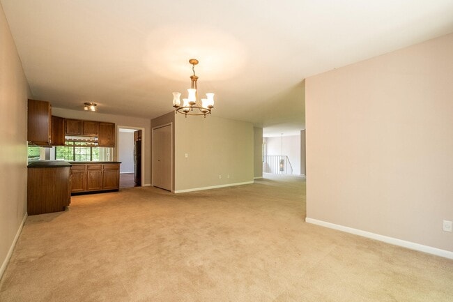 Building Photo - 6979 Pebble Creek Woods Dr