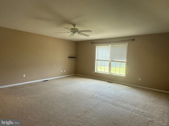Building Photo - 2082 Deer Run Dr