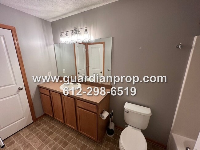 Building Photo - Lino Lakes Townhouse Available June 1, Open Floor Plan, Vaulted Ceilings, Fireplace, Loft, 2 Car ...