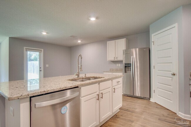 Building Photo - 7328 Lakeside Oak Ct