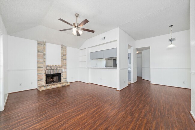 Building Photo - 1308 Brenda Ln