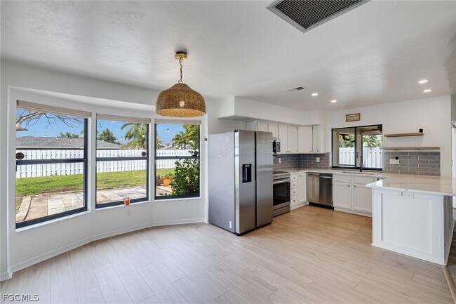 Building Photo - 3414 SE 2nd Pl