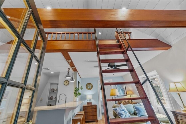 Building Photo - 99 Coggeshall Ave