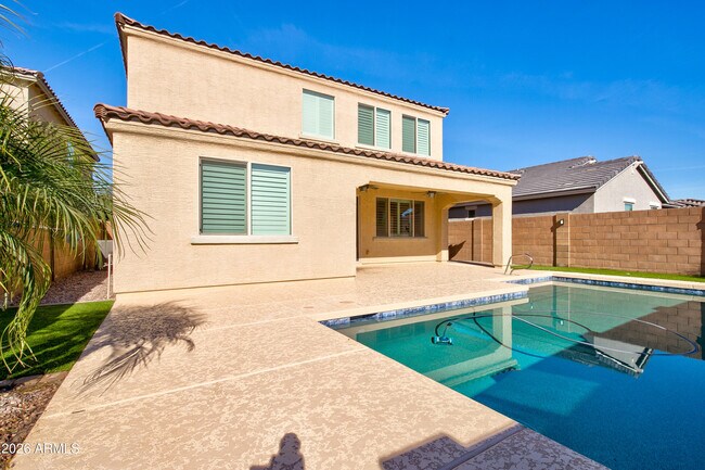 Building Photo - 17435 W Georgia Dr