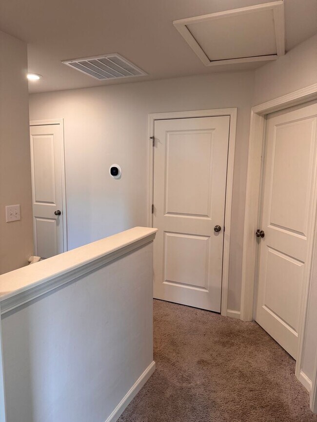 Building Photo - 2 STORY 3 BED, 2.5 BATH HOME LOCATED IN DENTON!!