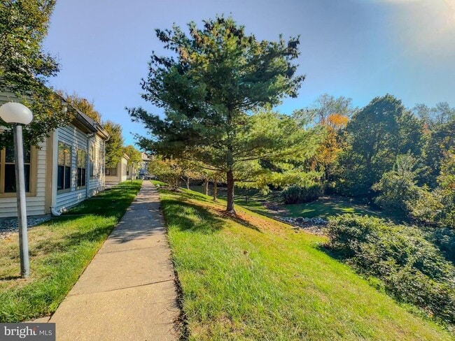 Building Photo - 13405 Shady Knoll Dr