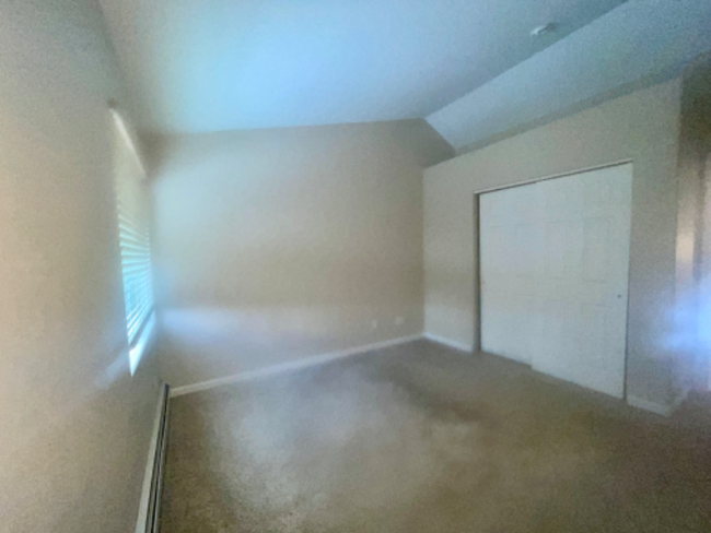Building Photo - 171 Burgundy Cir