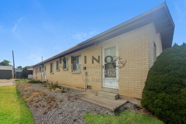 Building Photo - 3905 1040 E