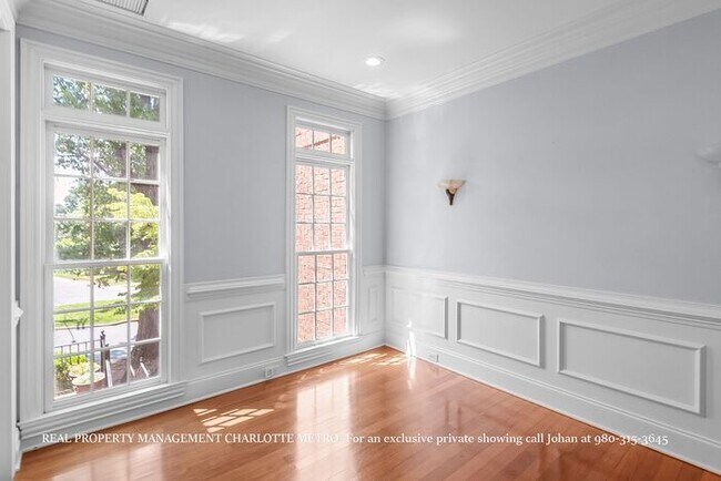 Building Photo - Luxurious 4 Bedroom, 5.5 Bathroom Townhome on Prestigious Queens Road. Contact (980) 315-3645 for...