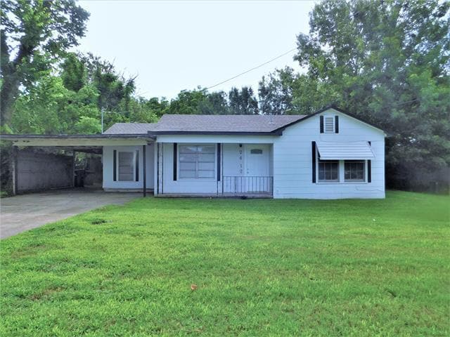 Primary Photo - 2412 N Carroll Blvd