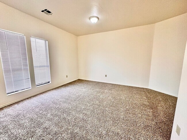 Building Photo - Spacious 4 Bed in Deer Creek - Move in Deposit-Free!(If Qualified)