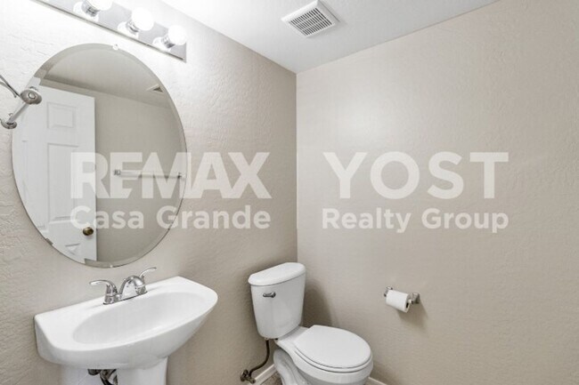 Building Photo - Room to relax and space to entertain with $500 off the first months rent