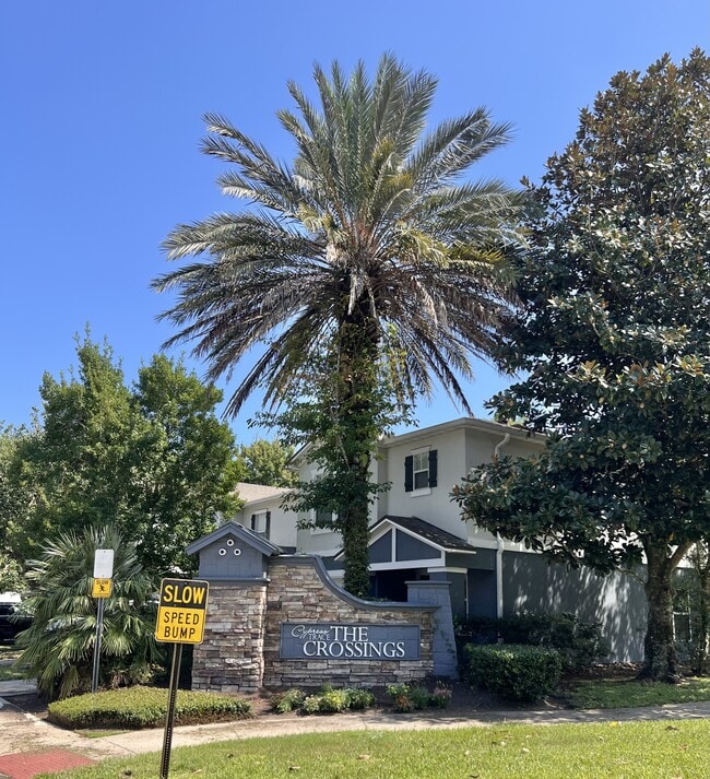 Building Photo - 302 Cherry Way