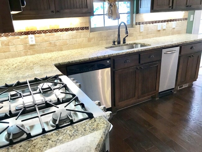 Building Photo - Remodeled Gem in NW OKC
