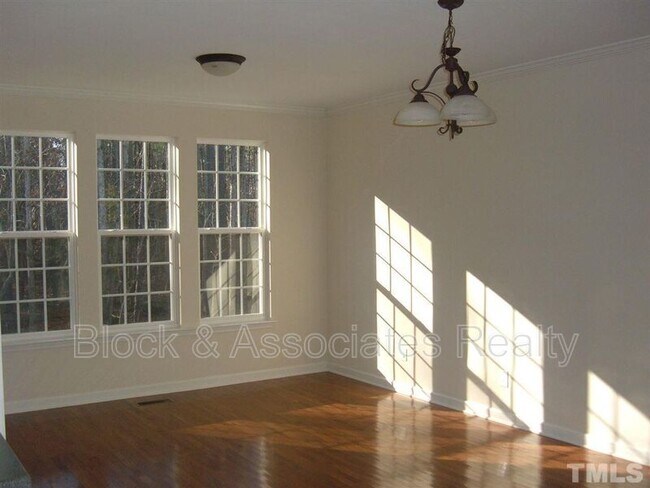 Building Photo - 247 Grenoch Valley Ln