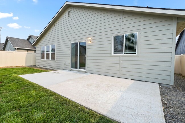 Building Photo - Gorgeous Single Level 4bd/2ba Kuna Home
