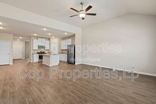 Building Photo - 5103 Topaz Bnd