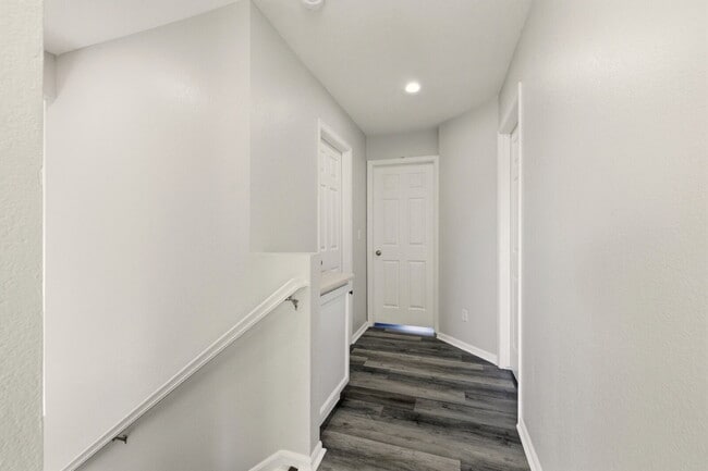 Building Photo - Beautiful Stroh Ranch 4 Bedroom, 2.5 Bath Home, Brand New Kitchen Appliances READY JUNE 5th