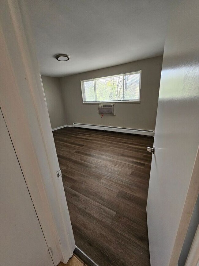 Building Photo - 317 N Harvard Ave