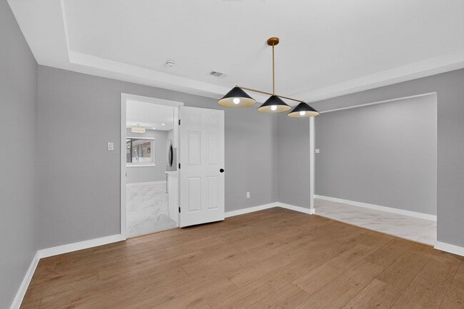Building Photo - 30 Crestwood Dr