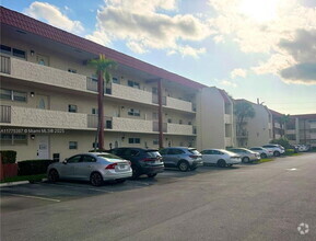 Building Photo - 361 S Hollybrook Dr