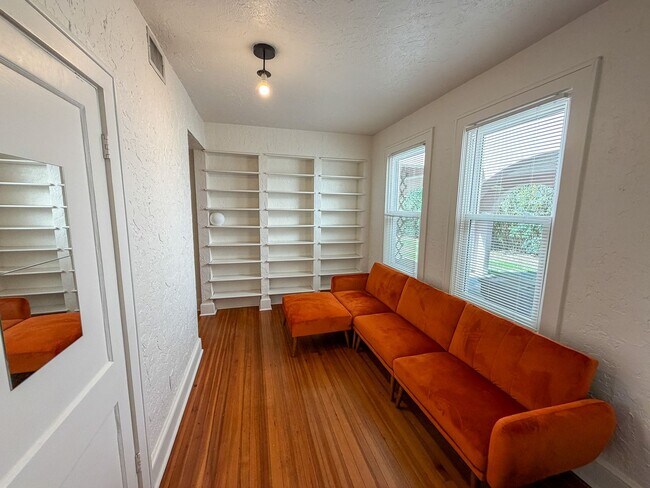 Building Photo - 15 NW 26th St