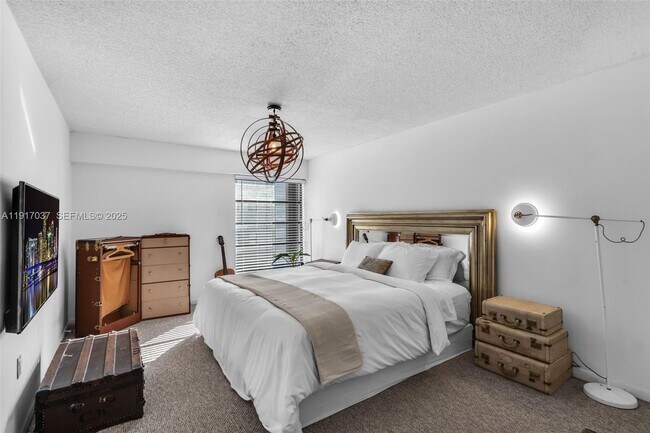 Building Photo - 575 Crandon Blvd