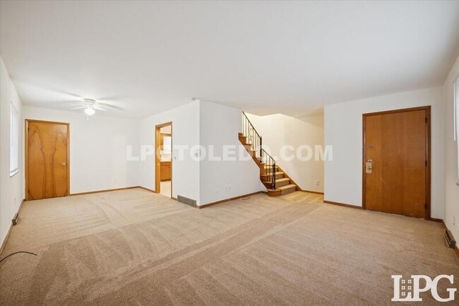 Building Photo - 3860 Sheffield Ct