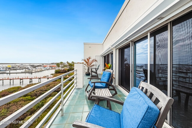 Building Photo - 75 Comares Ave