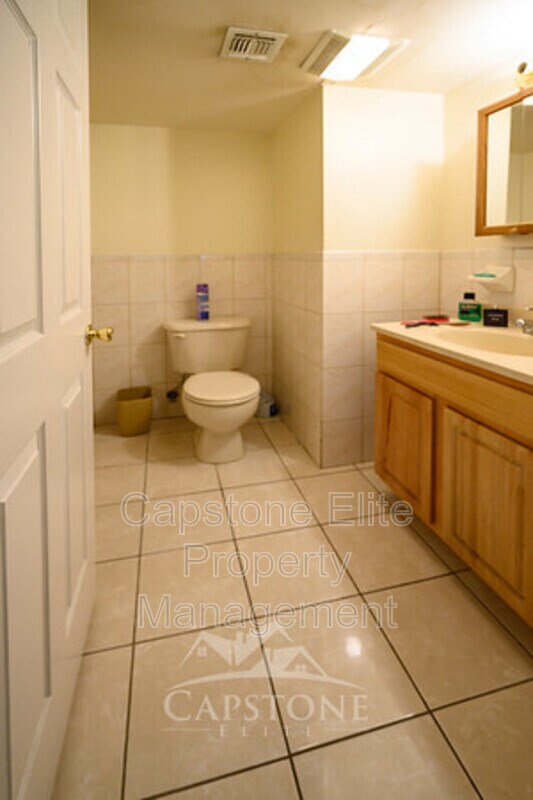 Building Photo - 161-163 Sussex Ave