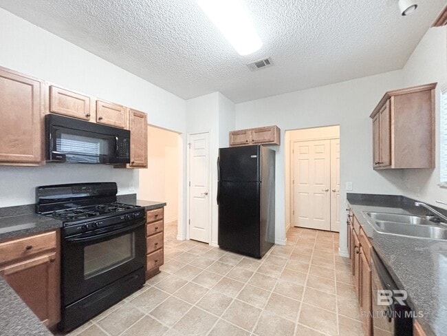 Building Photo - 12953 Churchill Dr