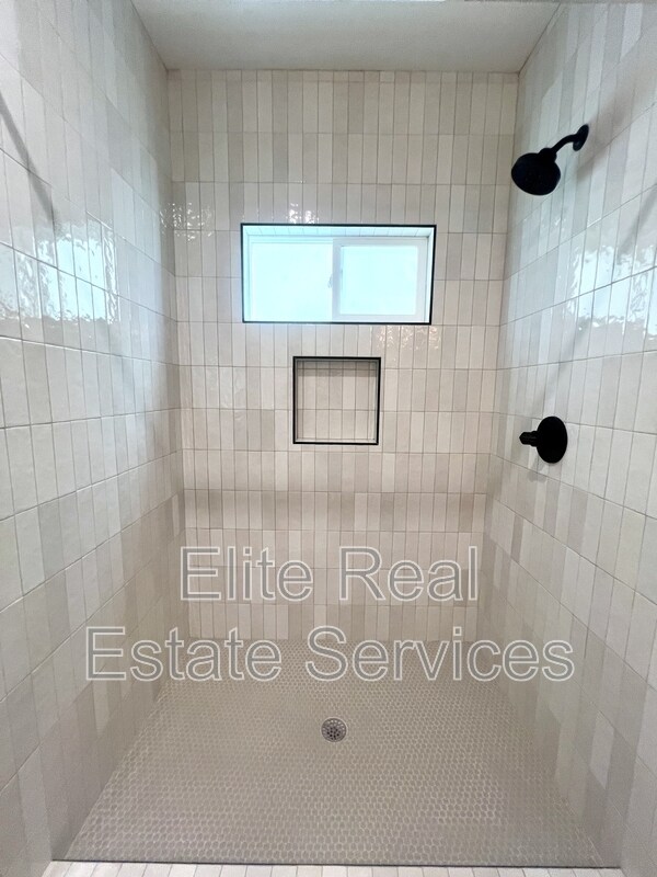 Building Photo - 3315 Clairemont Mesa Blvd