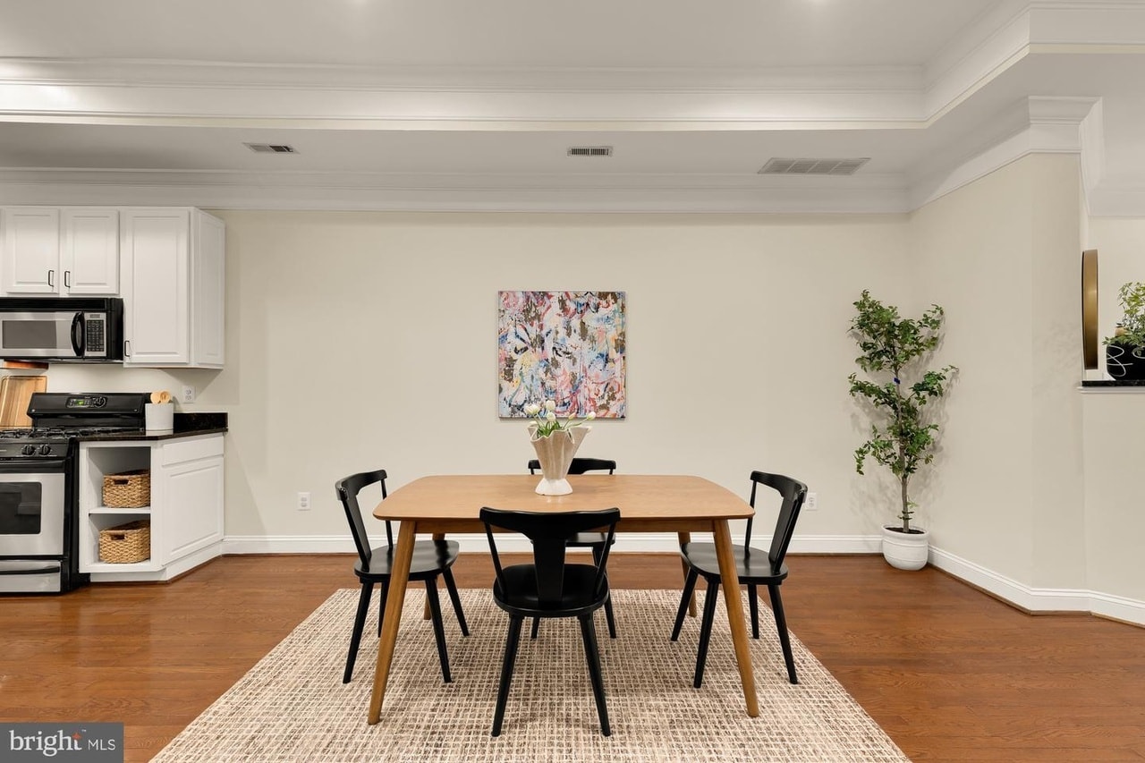 Building Photo - 1512 Park Rd NW