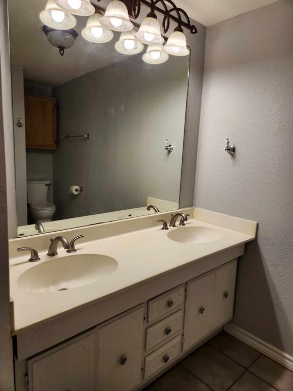 Building Photo - 3000 Ray Wood Dr