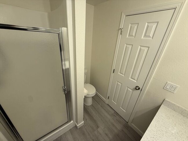 Building Photo - Wonderful 3 Bedroom Duplex in Puyallup!