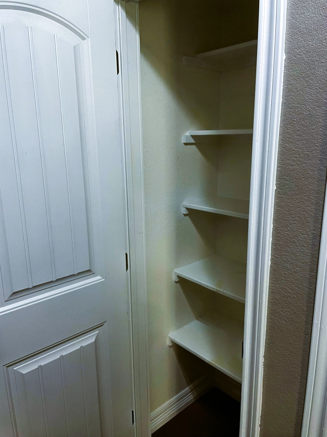 Building Photo - 713 Overlook Dr