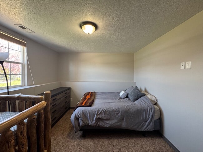 Building Photo - 3261 S 1500 W