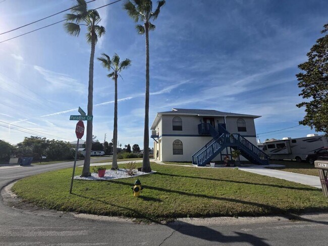 Building Photo - 4261 Paradise Cir